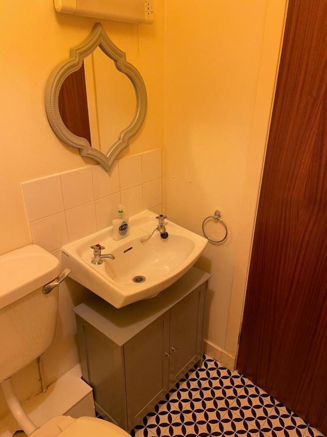 2 Bedroom Flat In Stornoway Town Centre Ngoại thất bức ảnh